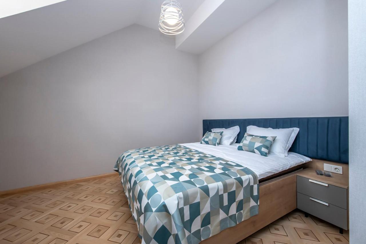 Hotel Solo Тбилиси Екстериор снимка