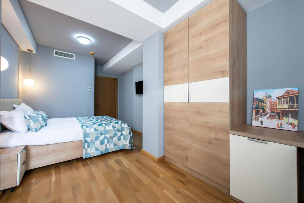 Hotel Solo Тбилиси Екстериор снимка