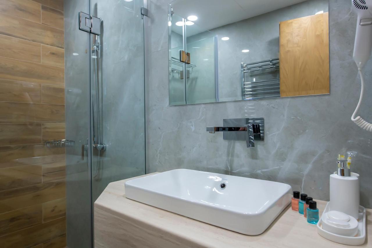 Hotel Solo Тбилиси Екстериор снимка