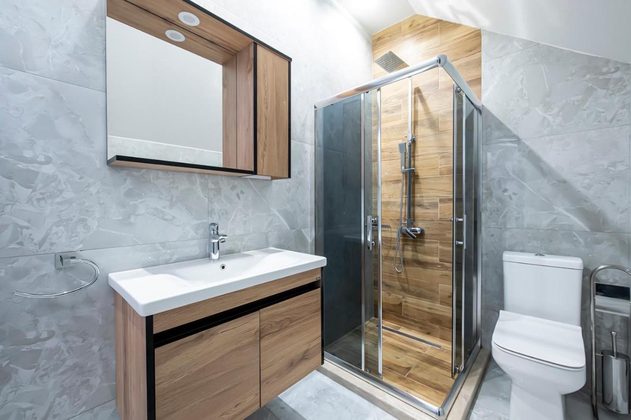 Hotel Solo Тбилиси Екстериор снимка