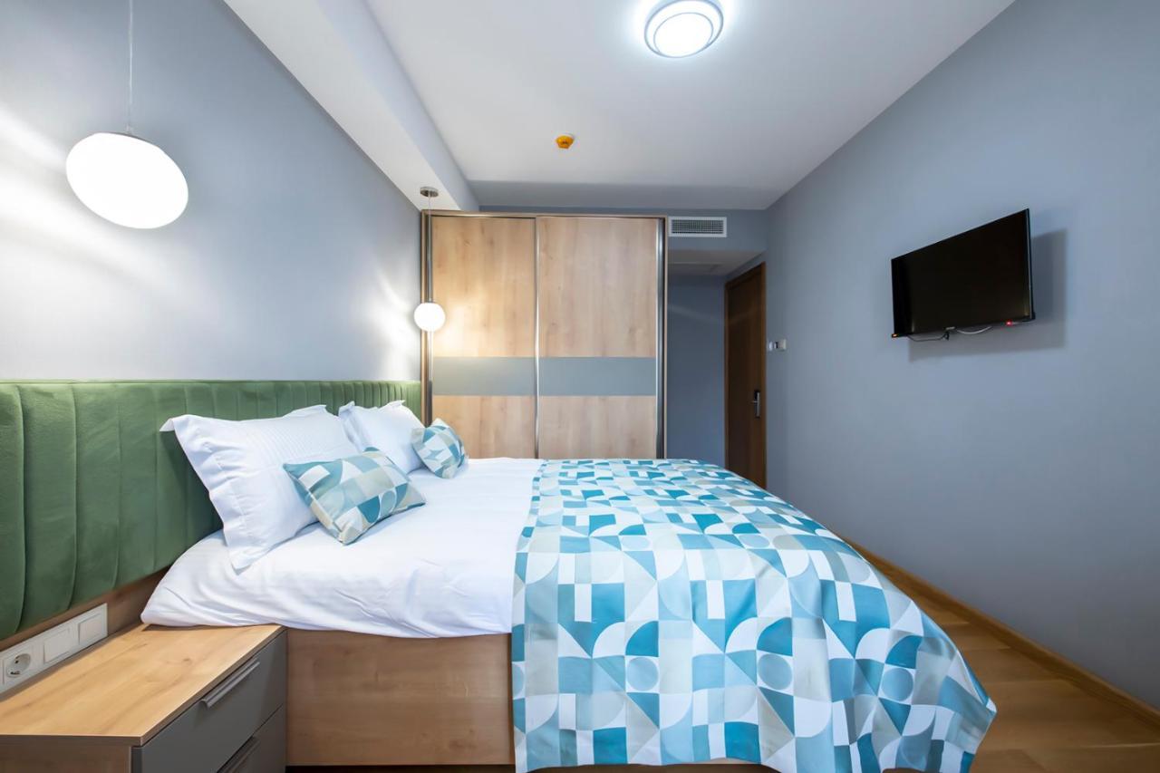 Hotel Solo Тбилиси Екстериор снимка
