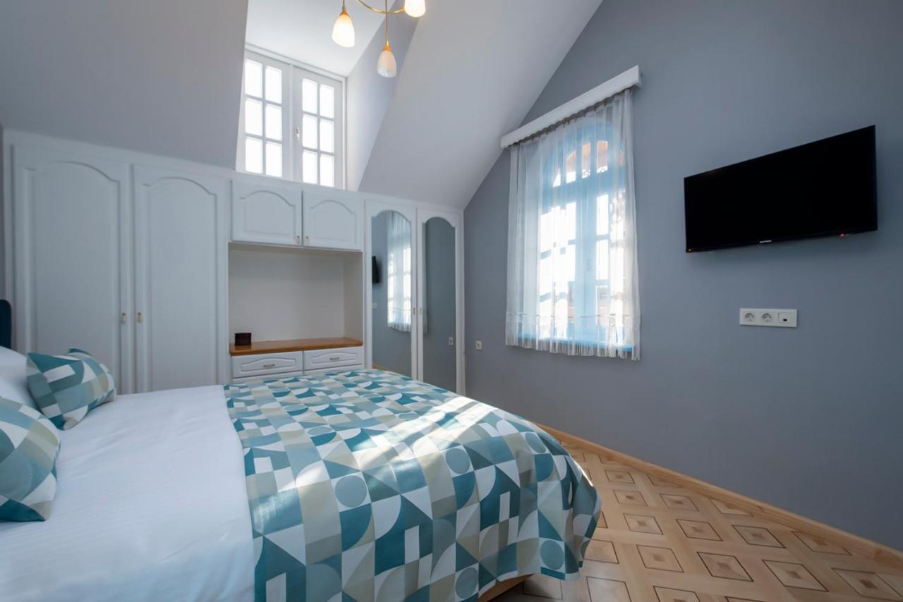 Hotel Solo Тбилиси Екстериор снимка