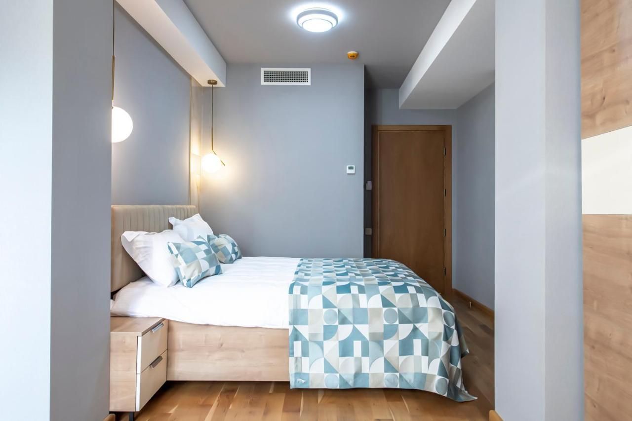 Hotel Solo Тбилиси Екстериор снимка