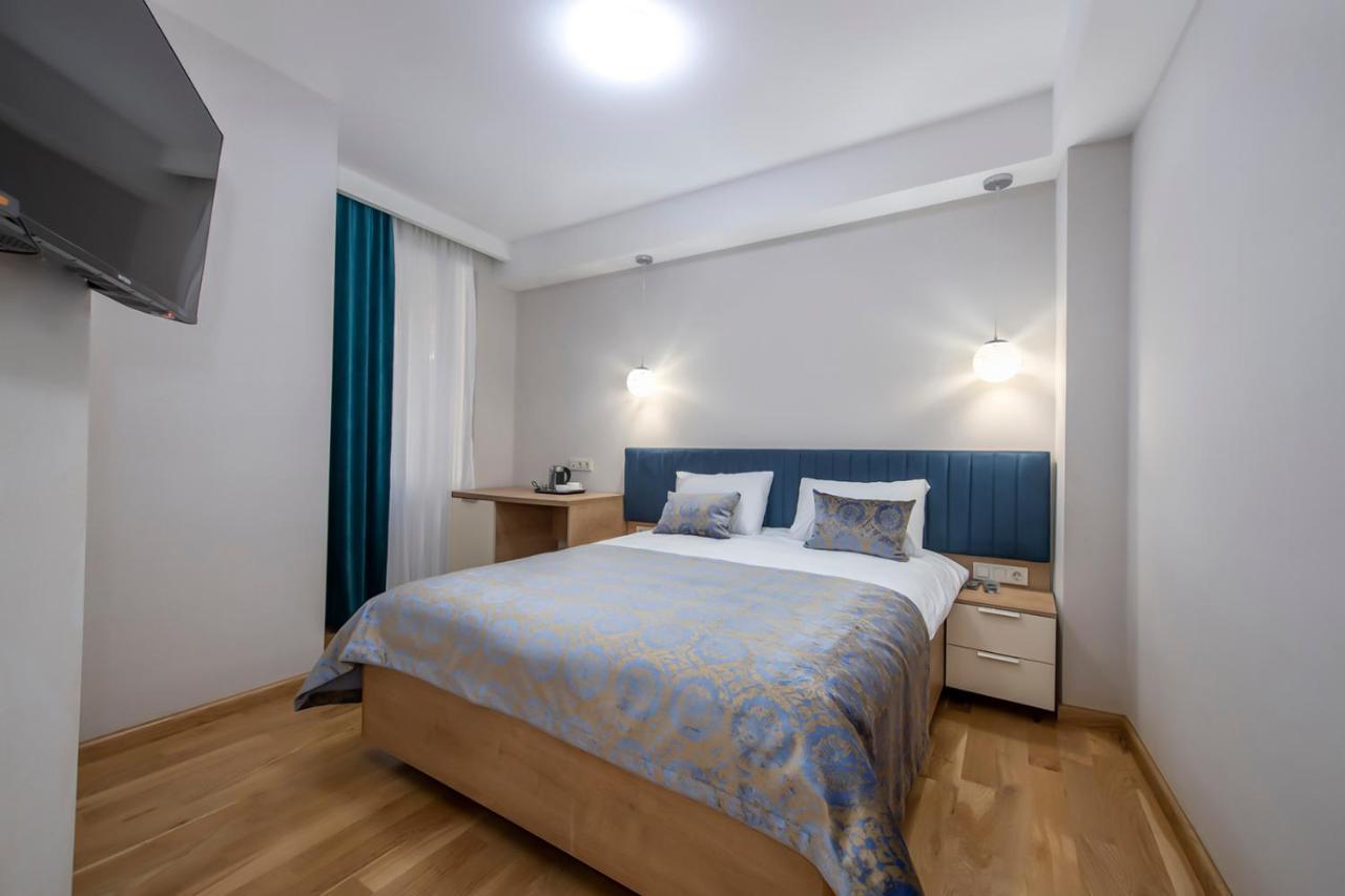 Hotel Solo Тбилиси Екстериор снимка