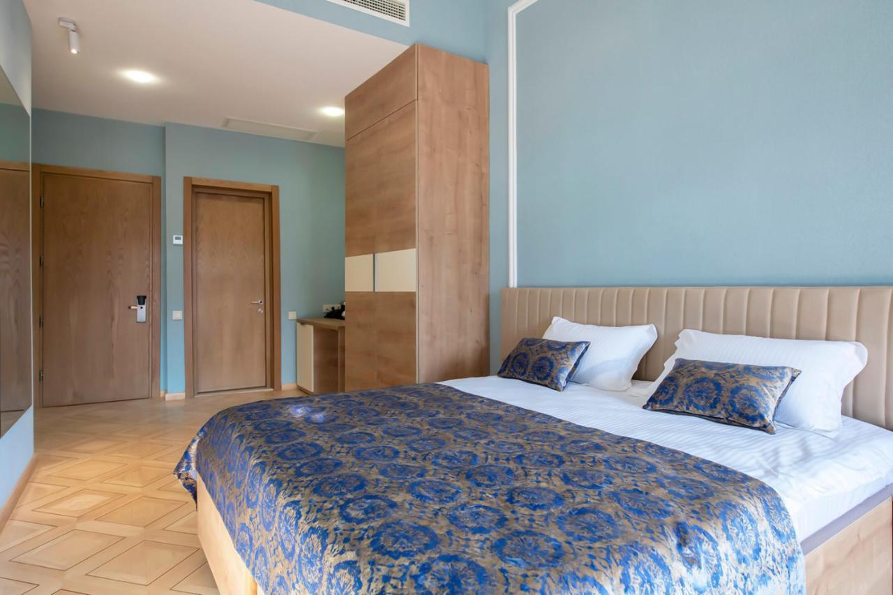 Hotel Solo Тбилиси Екстериор снимка