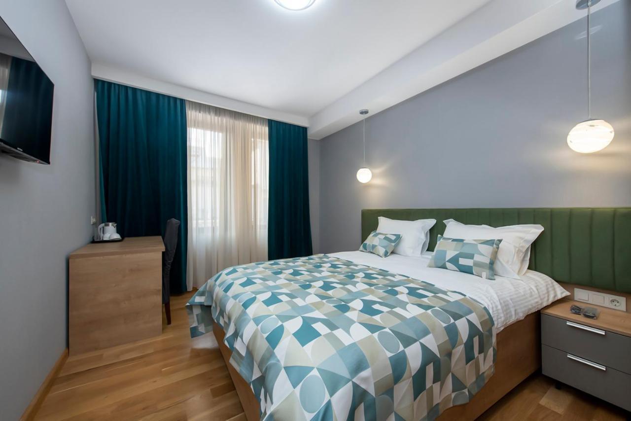 Hotel Solo Тбилиси Екстериор снимка