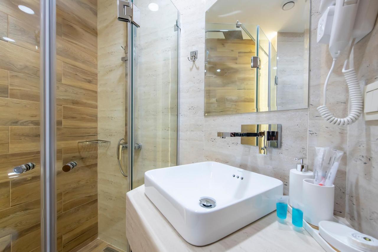 Hotel Solo Тбилиси Екстериор снимка